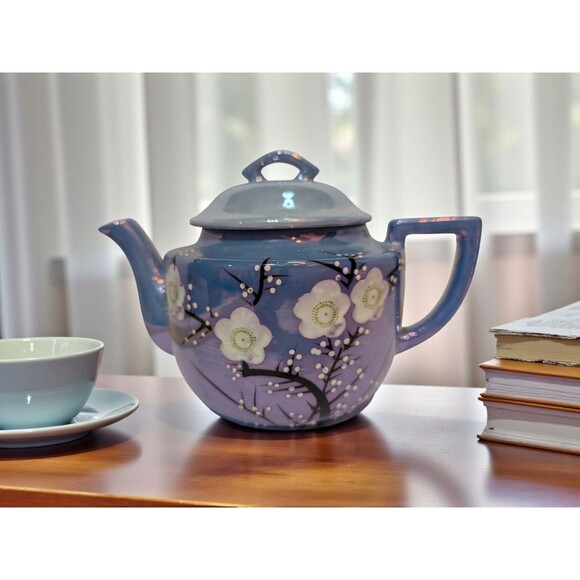 Tashiro Shoten Ltd Japanese Teapot - Hand Painted Cherry Blossoms - Lusterware - Picture 1 of 7